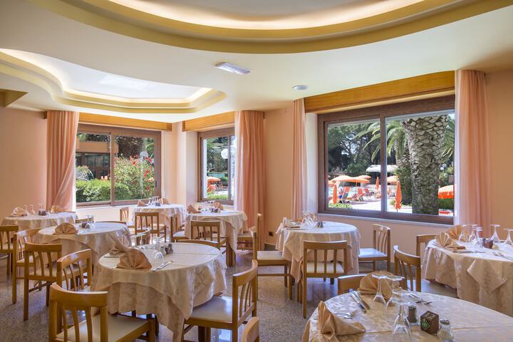 Dining 64 of 95