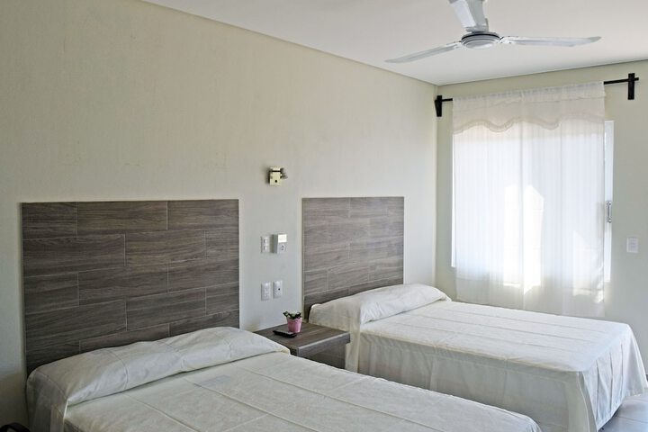 Room 3 of 43