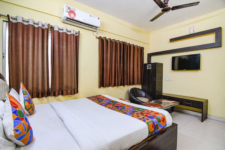 Room 12 of 18