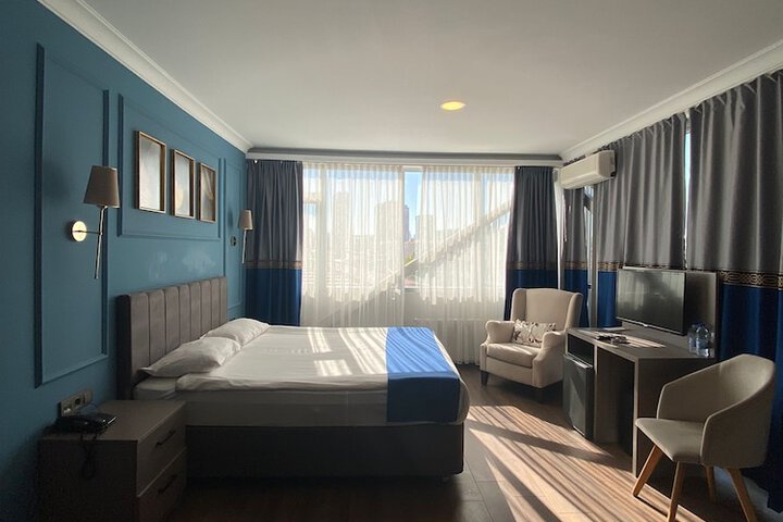 Room 17 of 34