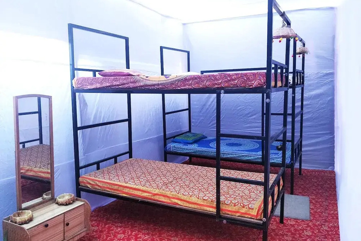 Room 7 of 10