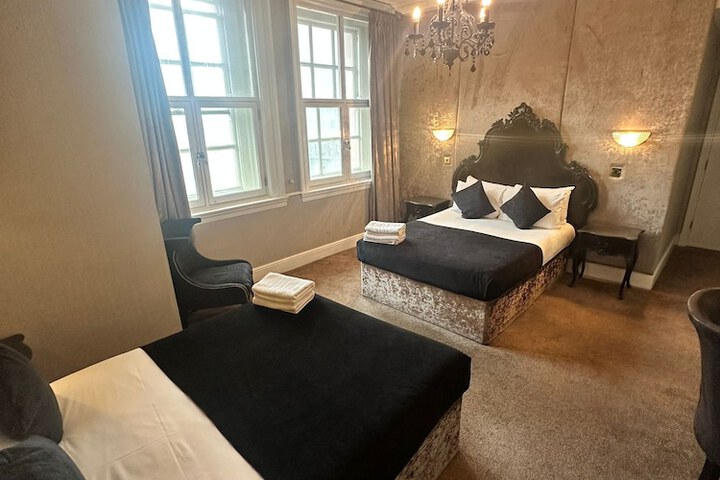 Room 36 of 171