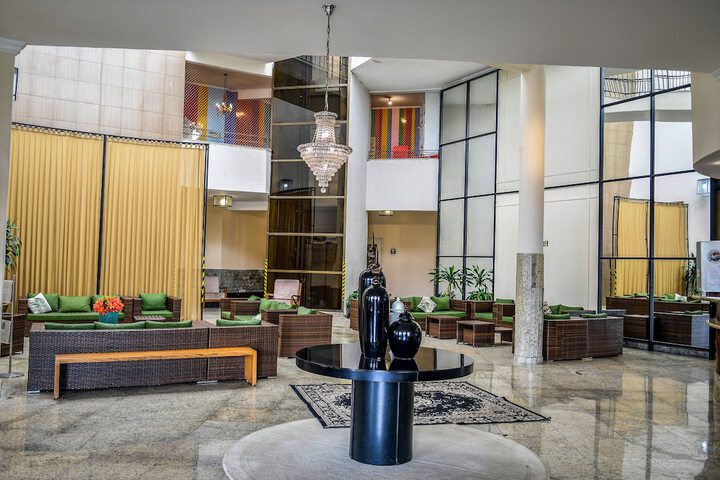 Entrance & Lobby