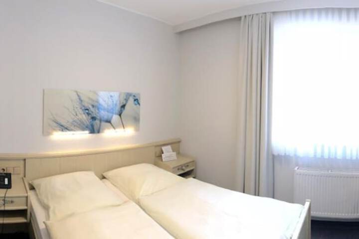 Room 11 of 32