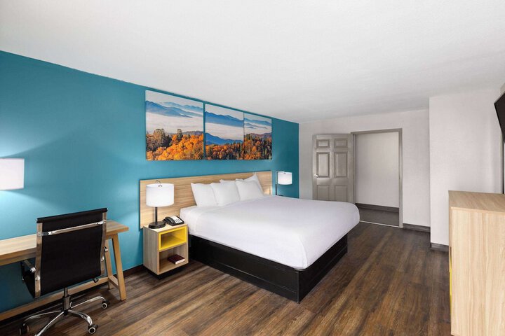 Room 14 of 34