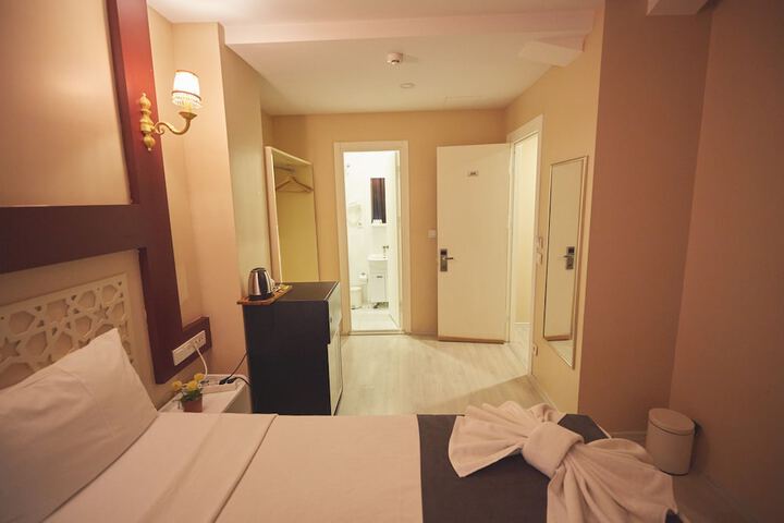 Room 47 of 117