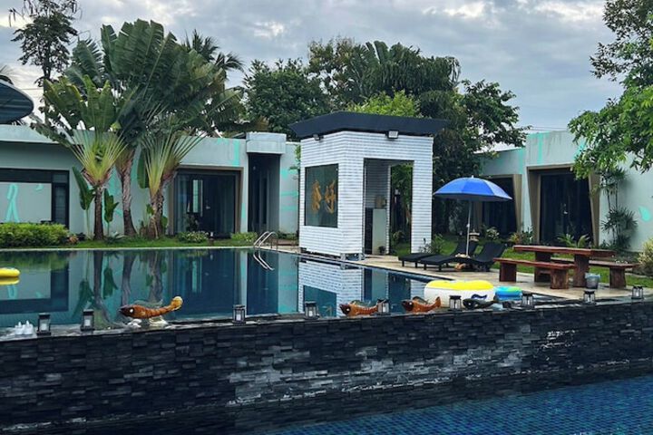 Pool 92 of 107