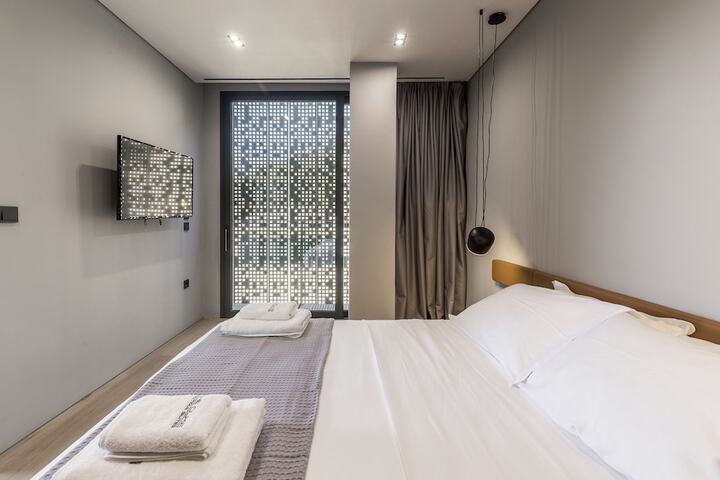 Room 41 of 182