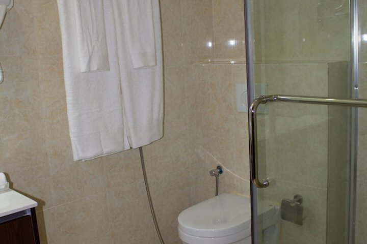Room 50 of 107