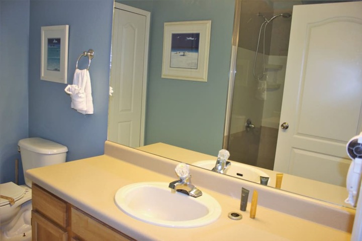 Room 13 of 16