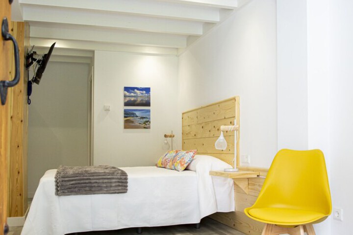 Room 28 of 164
