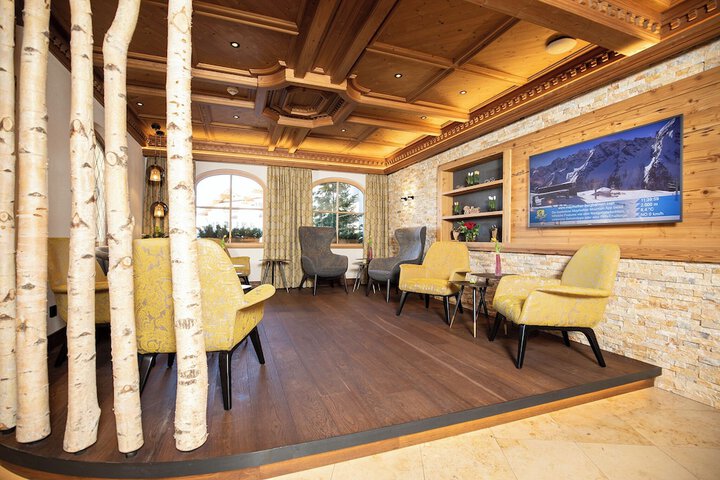 Hotel Interior 4 of 181