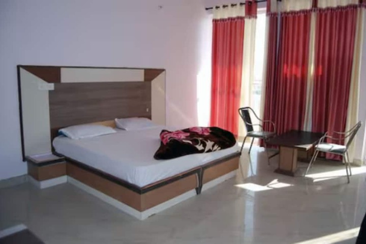Room 7 of 11
