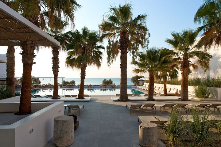 Pool Hotel