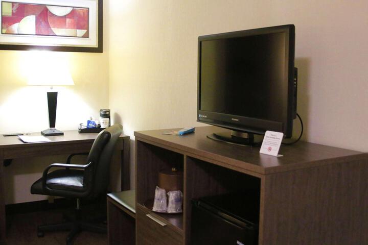 1 Queen Bed Refrigerator (4 of 4)