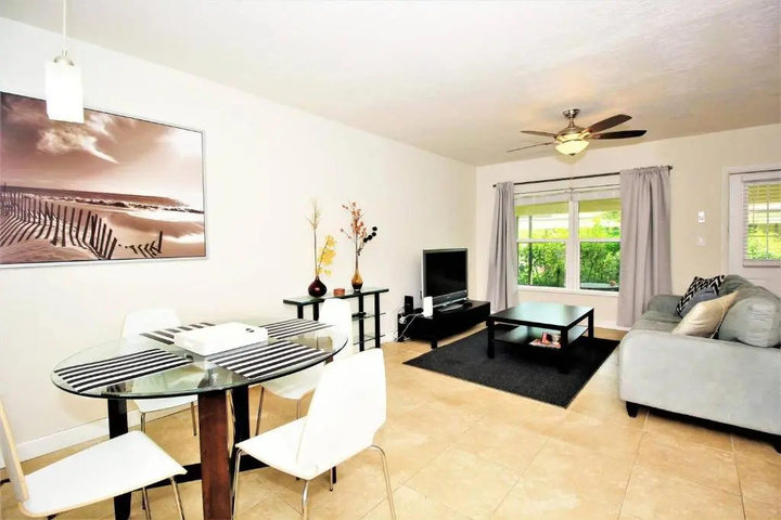 Image of Tropical Getaway 628A
