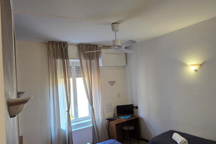 Room 16 of 23