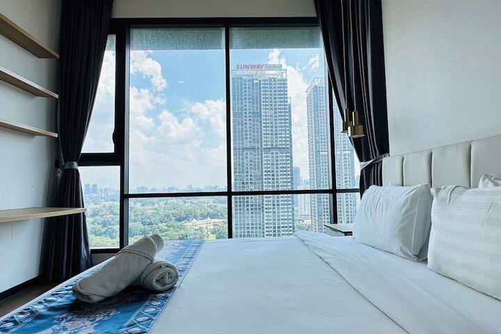 Room 27 of 134