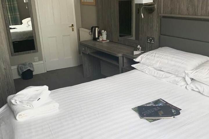Room 8 of 75