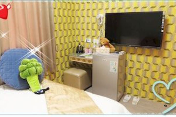 Room 33 of 67