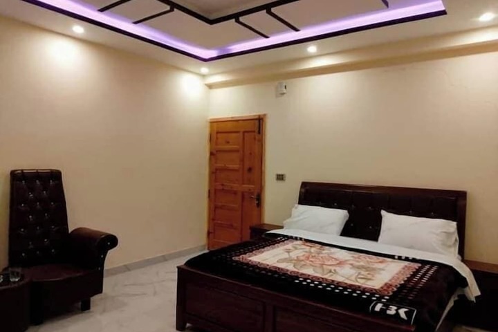 Room 2 of 8
