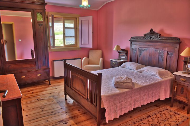 Room 5 of 32