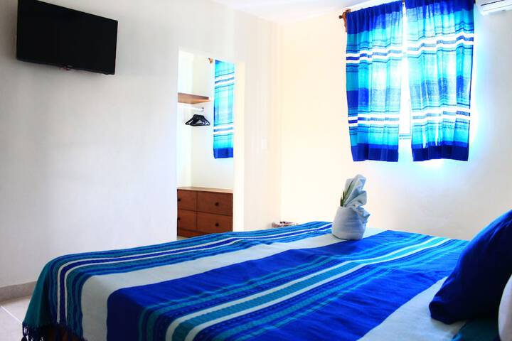 Room 6 of 33