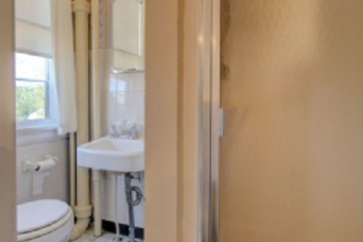 Room 227 of 408