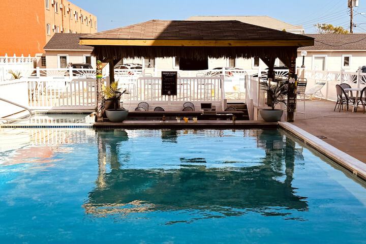 Pool 63 of 73