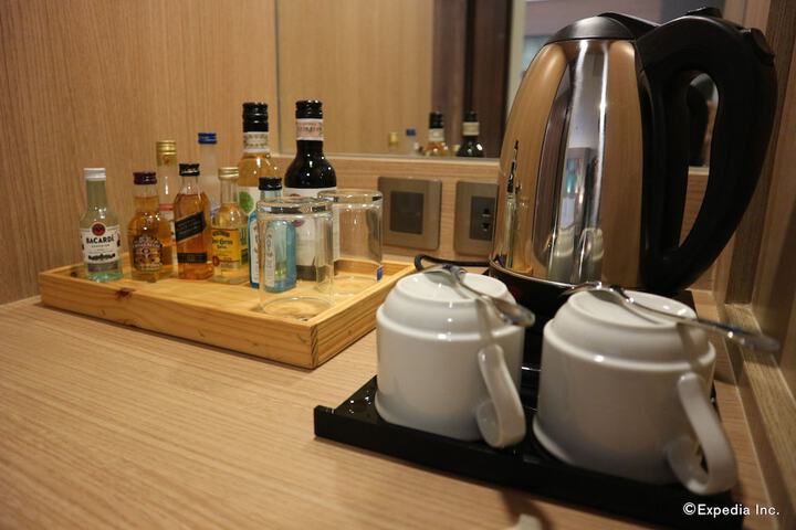 Breakfast/Coffee Service 32 of 76