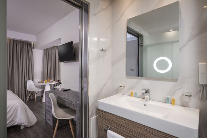 Room 46 of 114