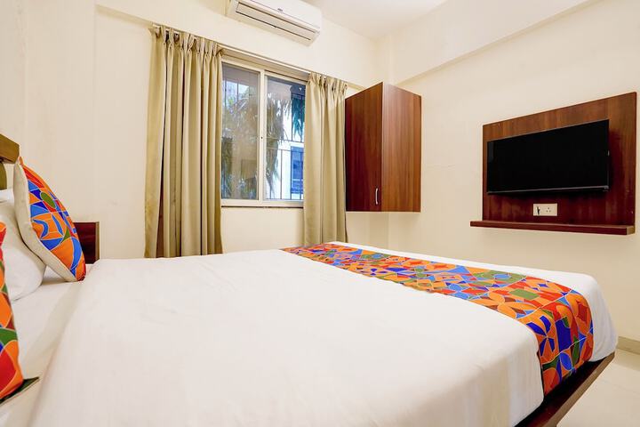 Room 15 of 33