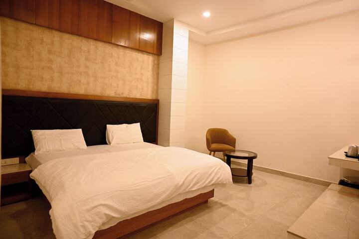 Room 3 of 17