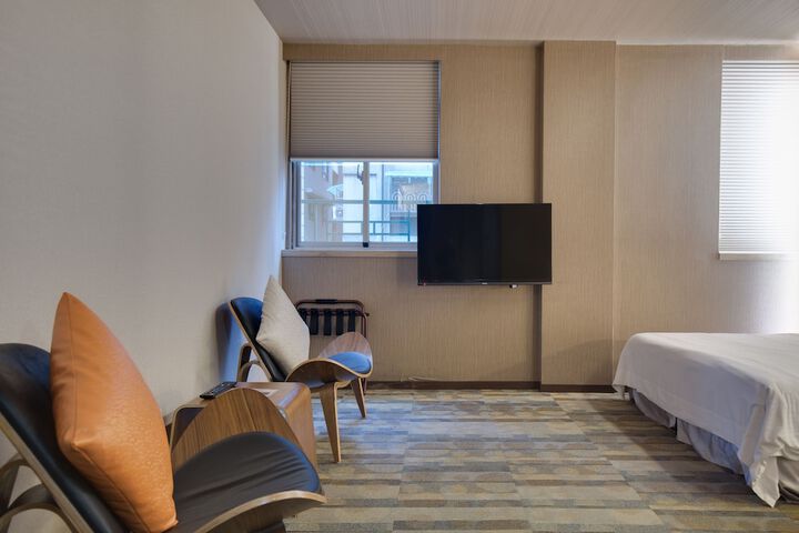 Room 25 of 203