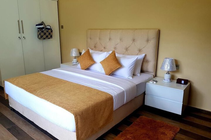 Room 3 of 38