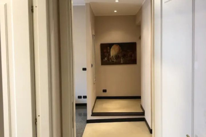 Room 9 of 13