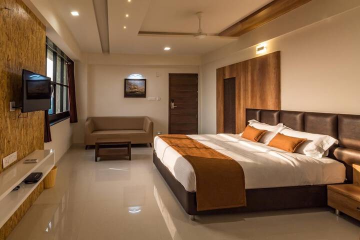 Room 12 of 53