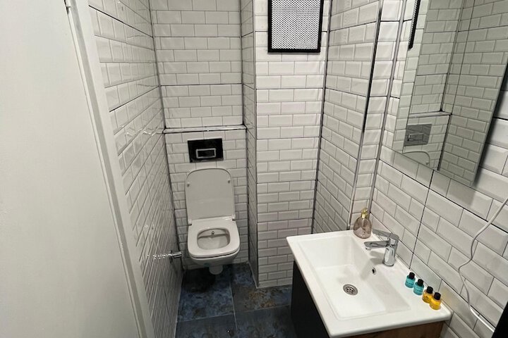 Room 26 of 37