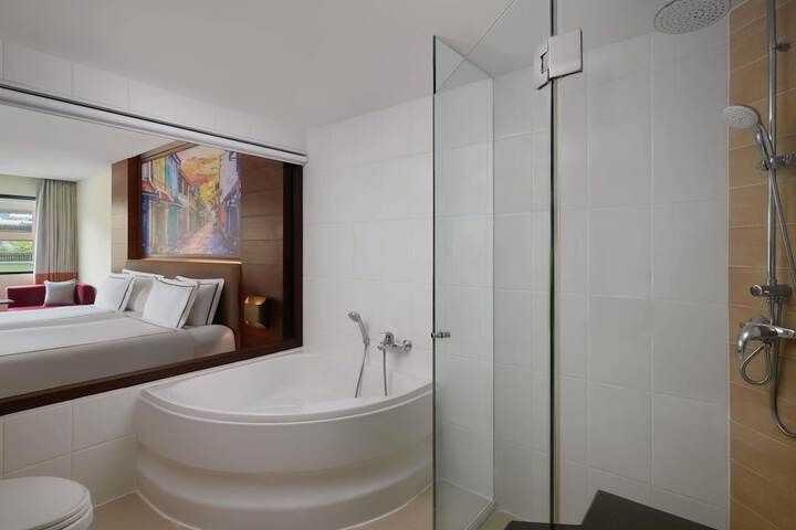 Room 45 of 189