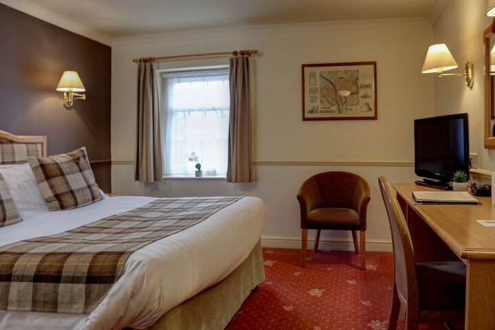 Room 43 of 206