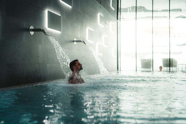 Pool 44 of 71