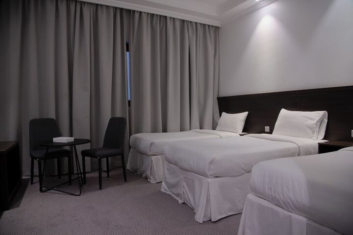 Room 6 of 15