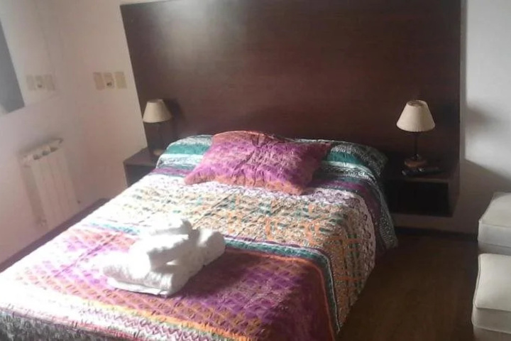 Room 6 of 13