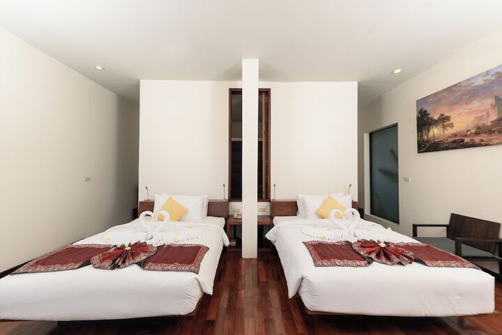 Room 6 of 227