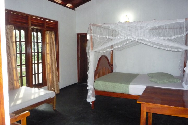 Room 12 of 43