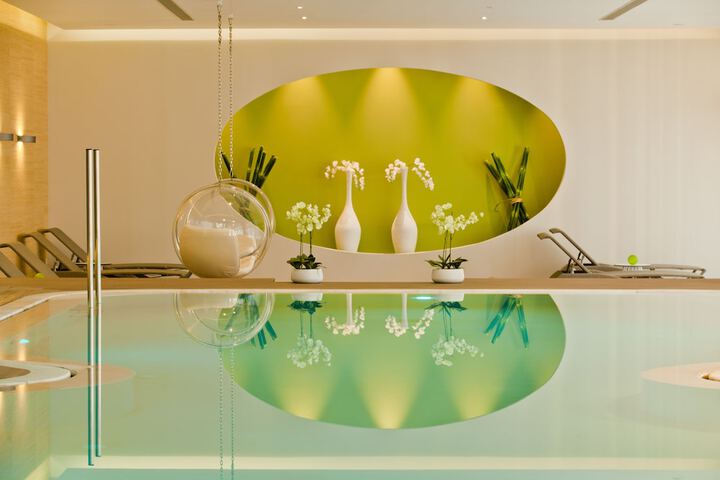 Pool Hotel
