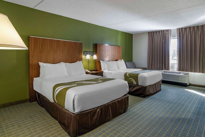 2 Double Beds (2 of 14)