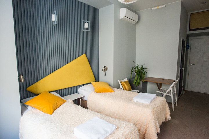 Room 4 of 21