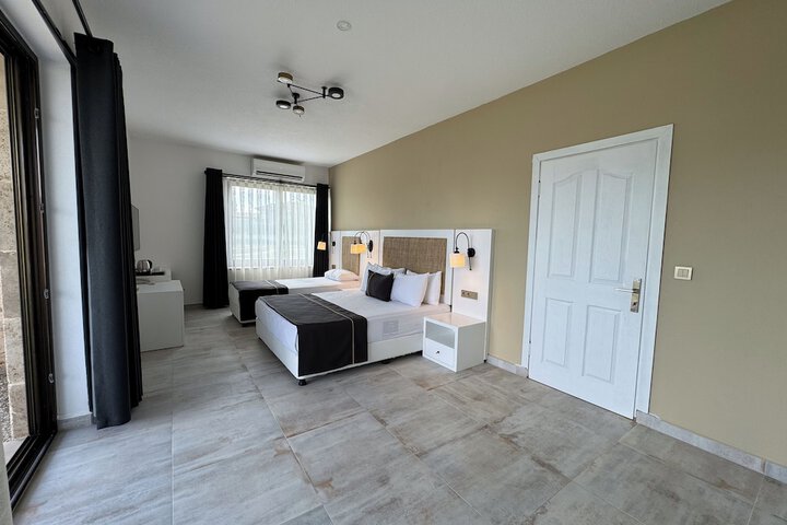 Room 12 of 61
