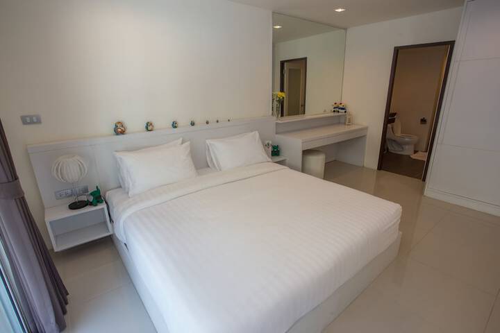 Room 19 of 83